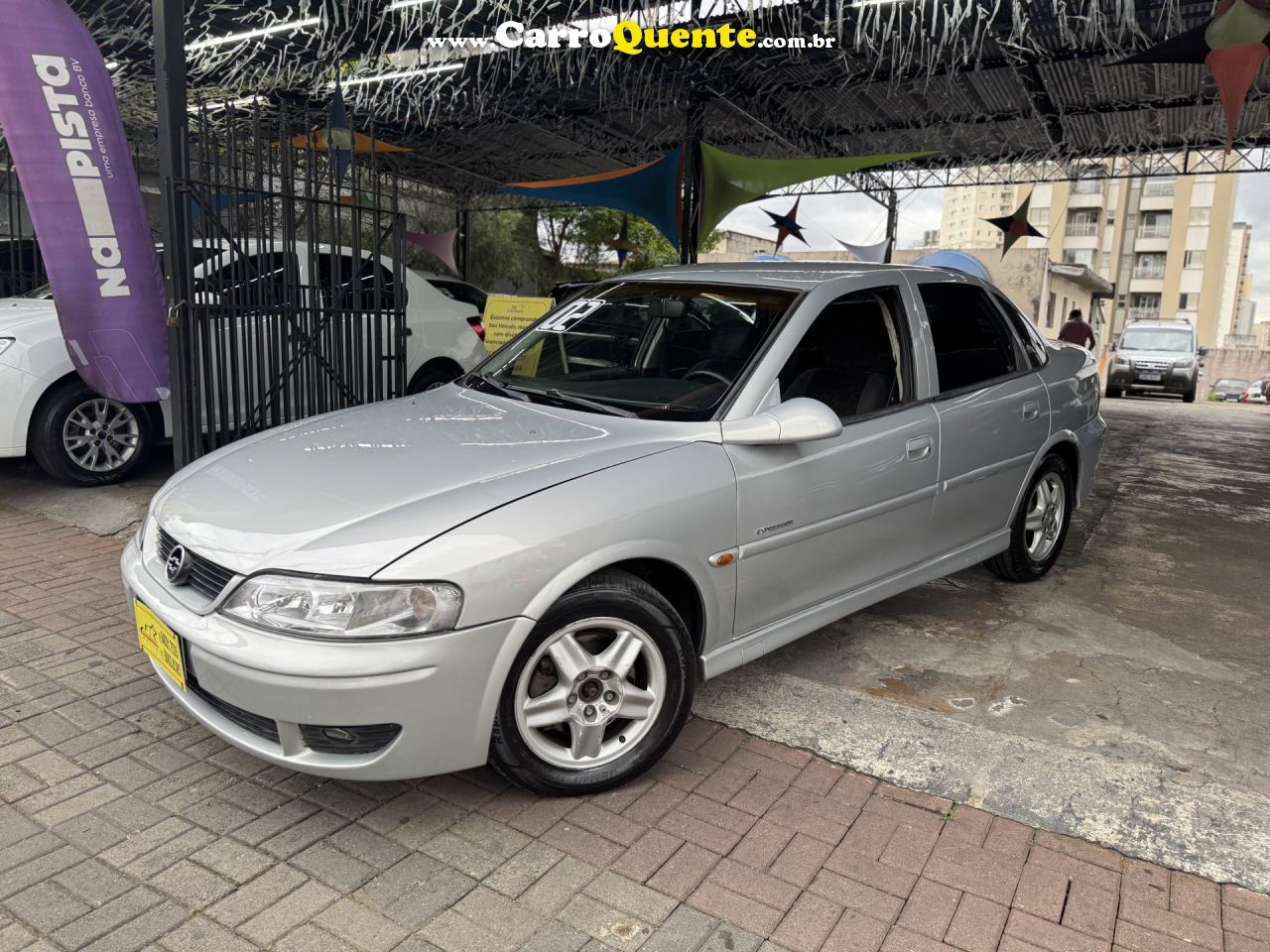 CHEVROLET   VECTRA GLSEXPRES.2.2 2.0 E 2.0 CD 8V   PRATA 2002 2.0 GASOLINA - Loja