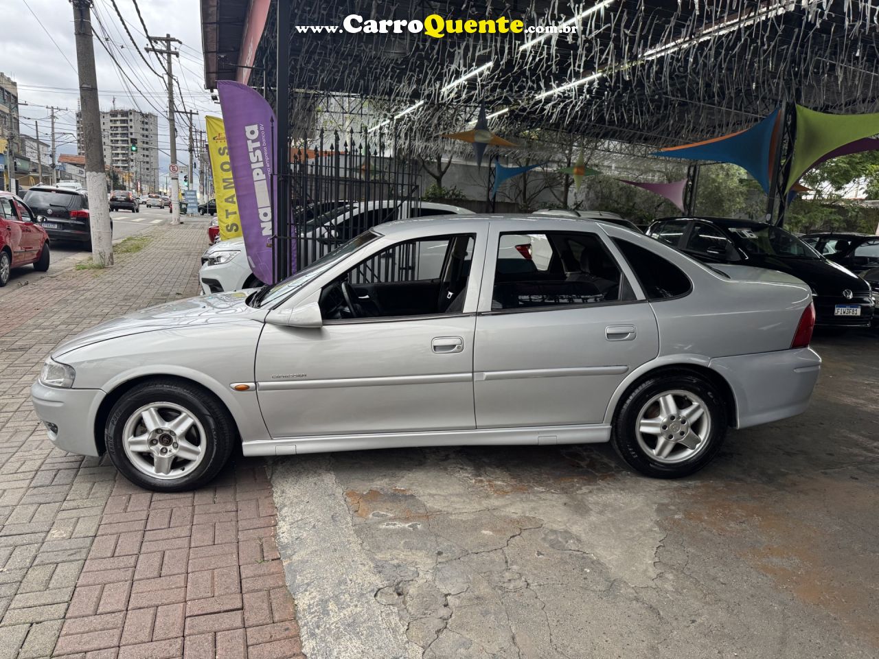 CHEVROLET   VECTRA GLSEXPRES.2.2 2.0 E 2.0 CD 8V   PRATA 2002 2.0 GASOLINA - Loja