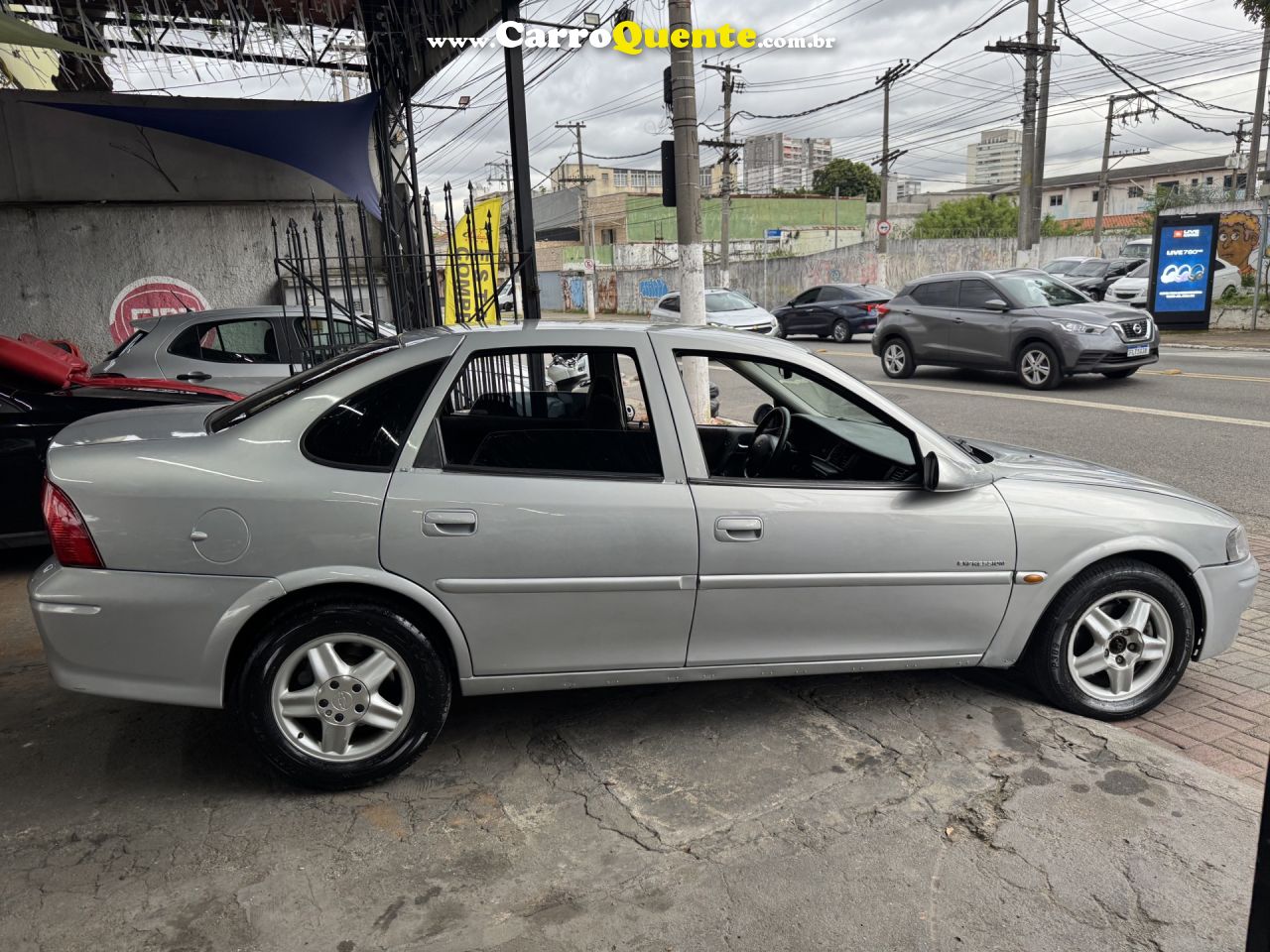 CHEVROLET   VECTRA GLSEXPRES.2.2 2.0 E 2.0 CD 8V   PRATA 2002 2.0 GASOLINA - Loja