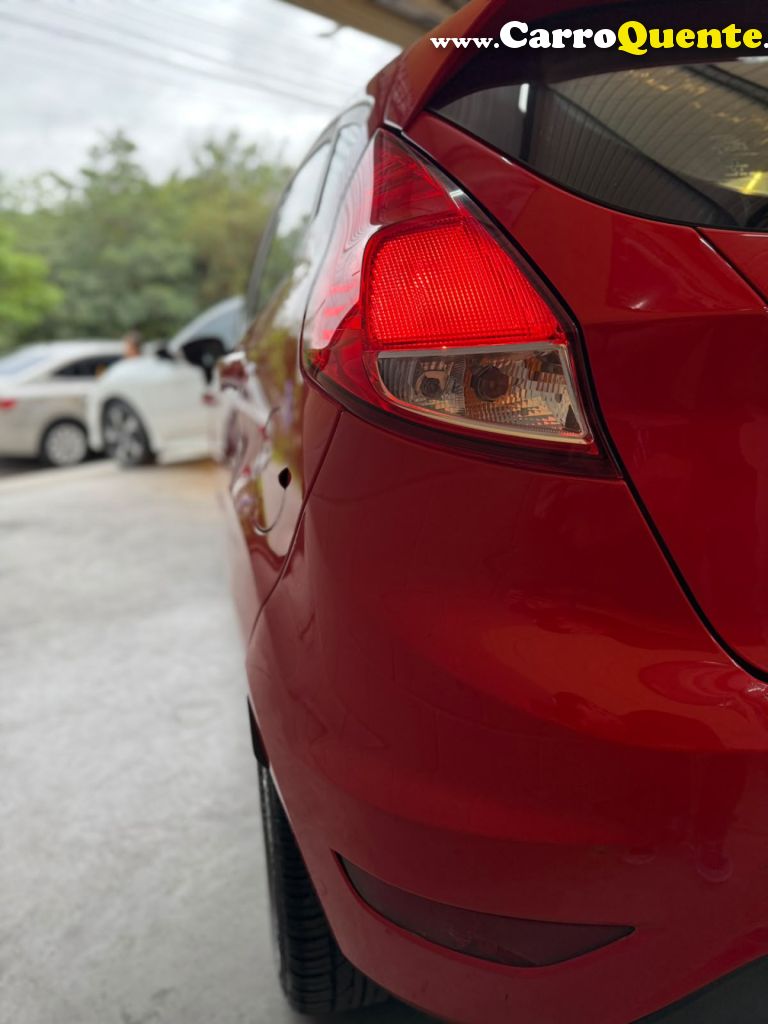 FORD   FIESTA 1.5 16V FLEX MEC. 5P   VERMELHO 2014 1.5 FLEX - Loja