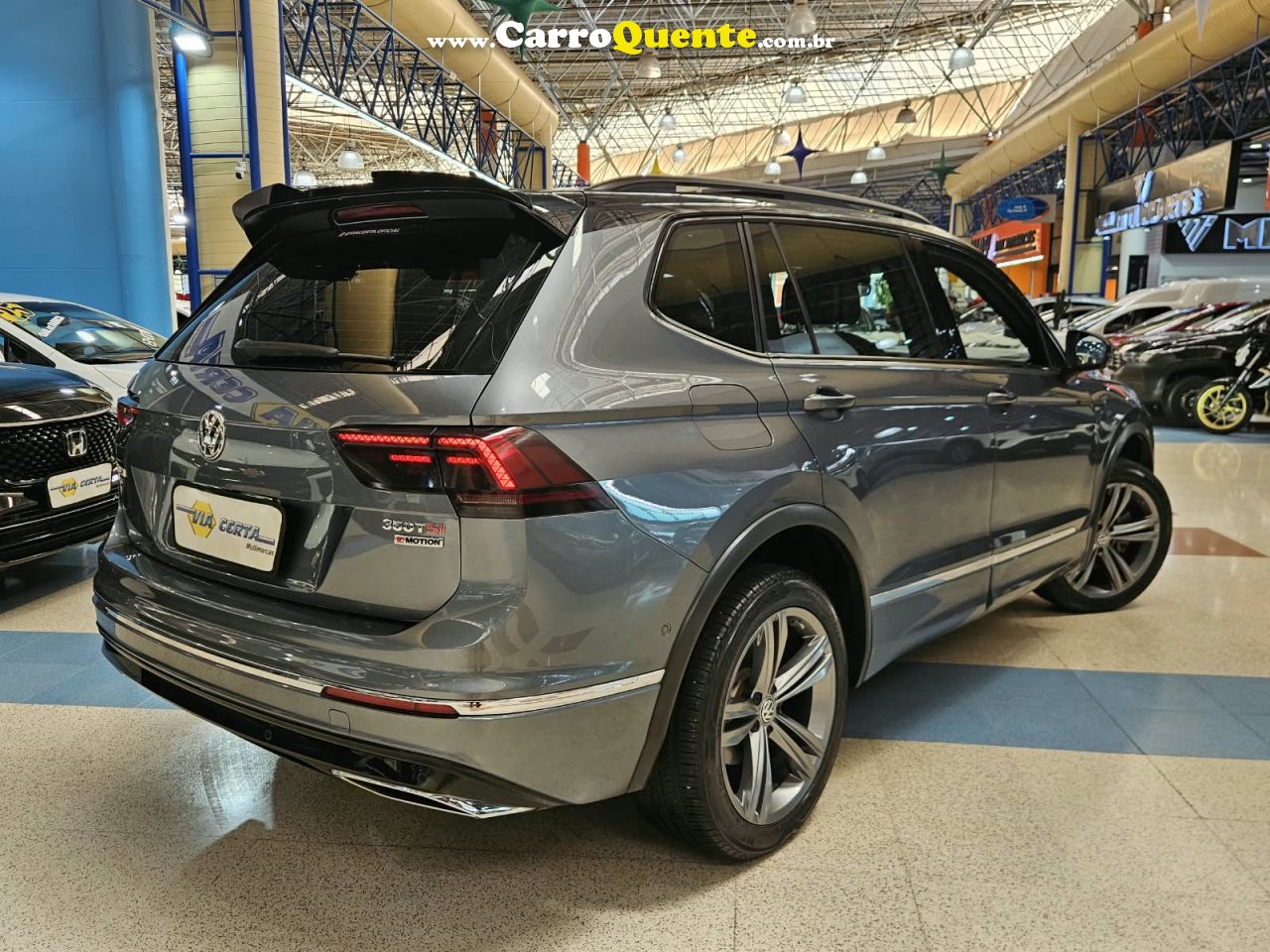 VOLKSWAGEN TIGUAN 2.0 350 TSI 7 LUGARES R-LINE 4x4 * C/ Teto Solar 2020 - Loja