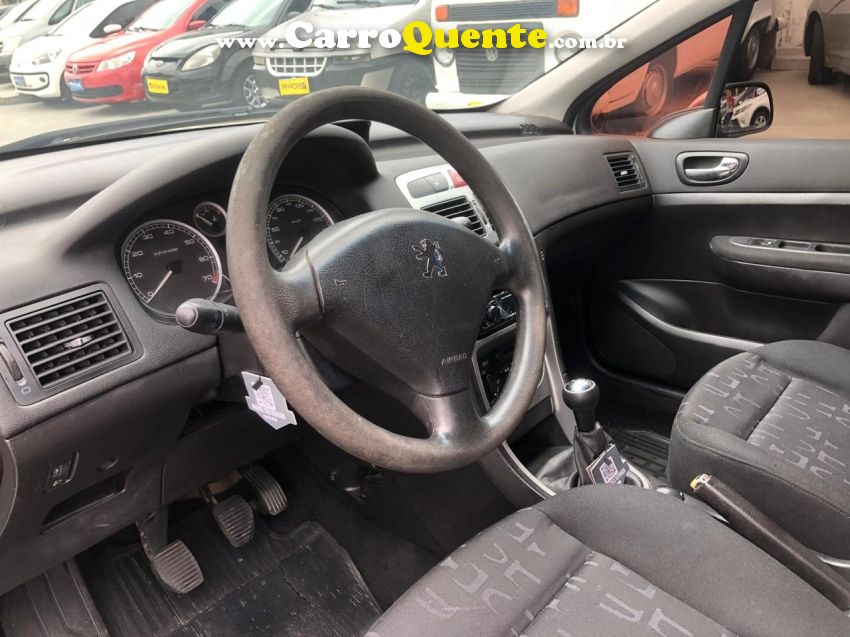 Peugeot 307 1.6 PRESENCE 16V GASOLINA 4P MANUAL - Loja