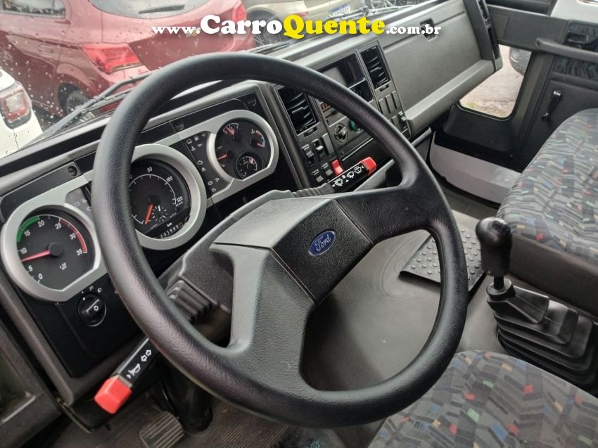Ford Cargo 815 Ford 815 baú - Loja
