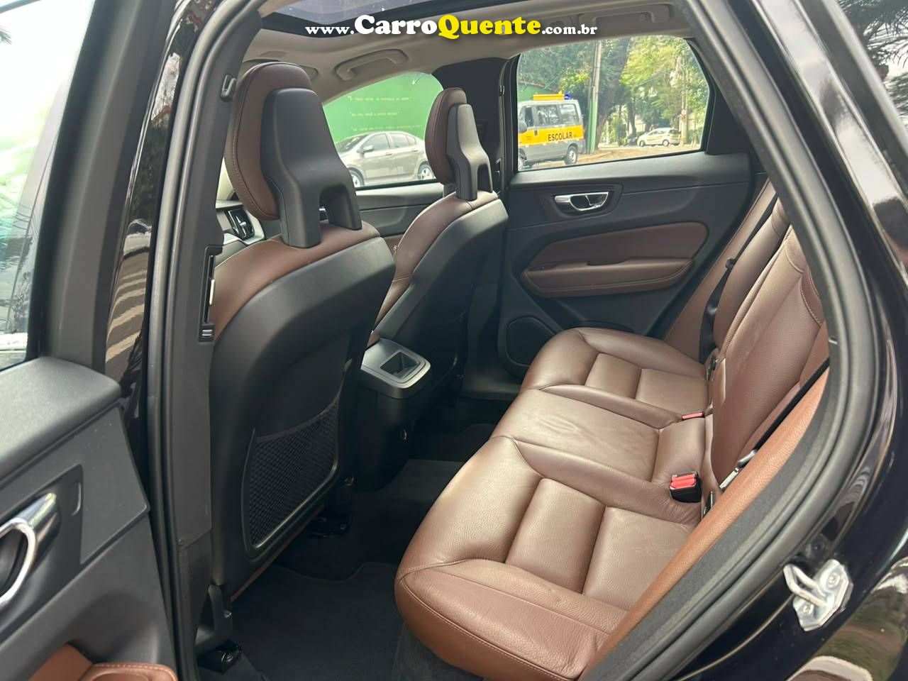 VOLVO XC60 2018 - Loja