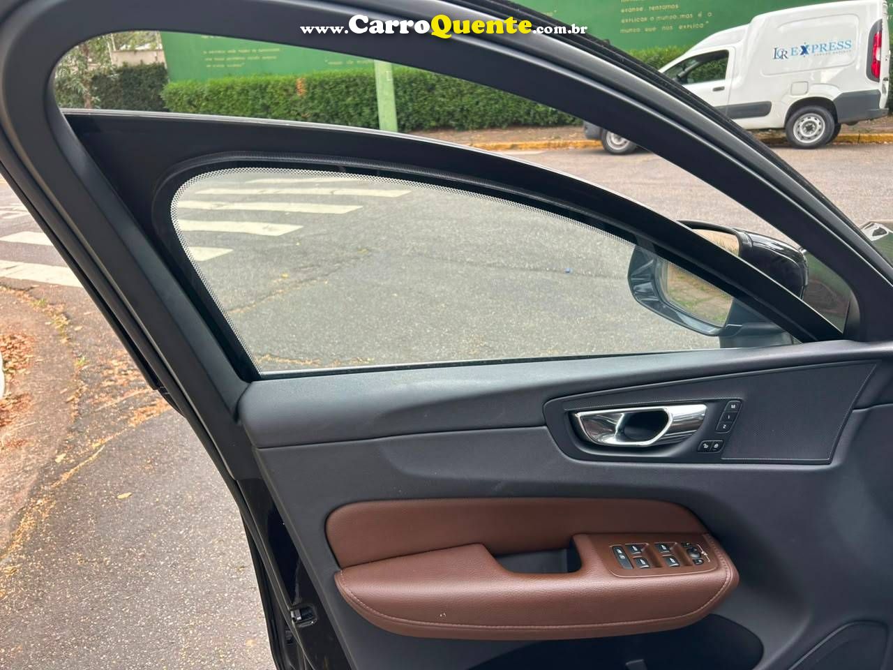 VOLVO XC60 2018 - Loja