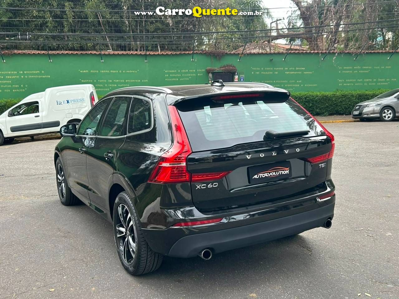 VOLVO XC60 2018 - Loja