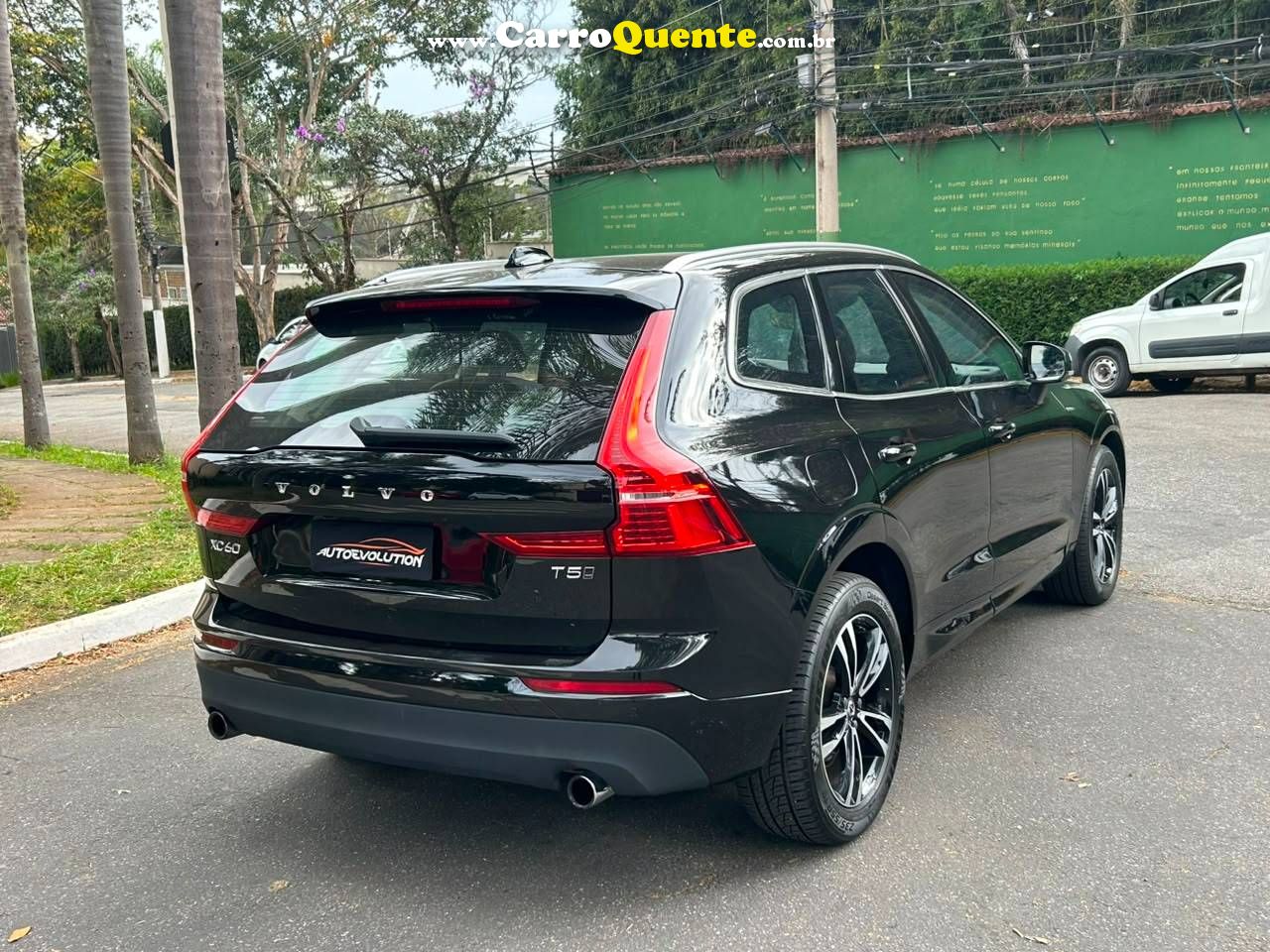 VOLVO XC60 2018 - Loja