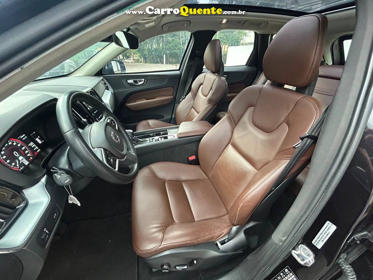 VOLVO XC60 2018 - Loja