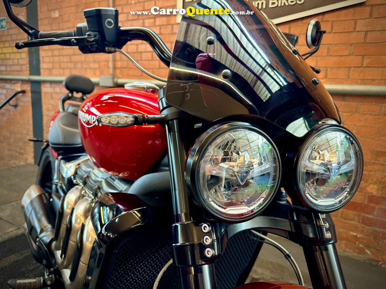 TRIUMPH ROCKET III R 2021 - Loja