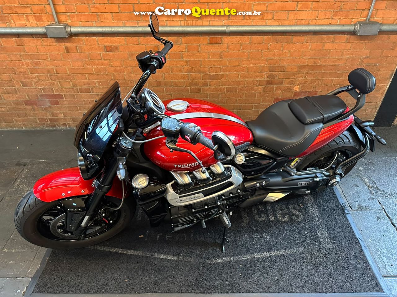TRIUMPH ROCKET III R 2021 - Loja