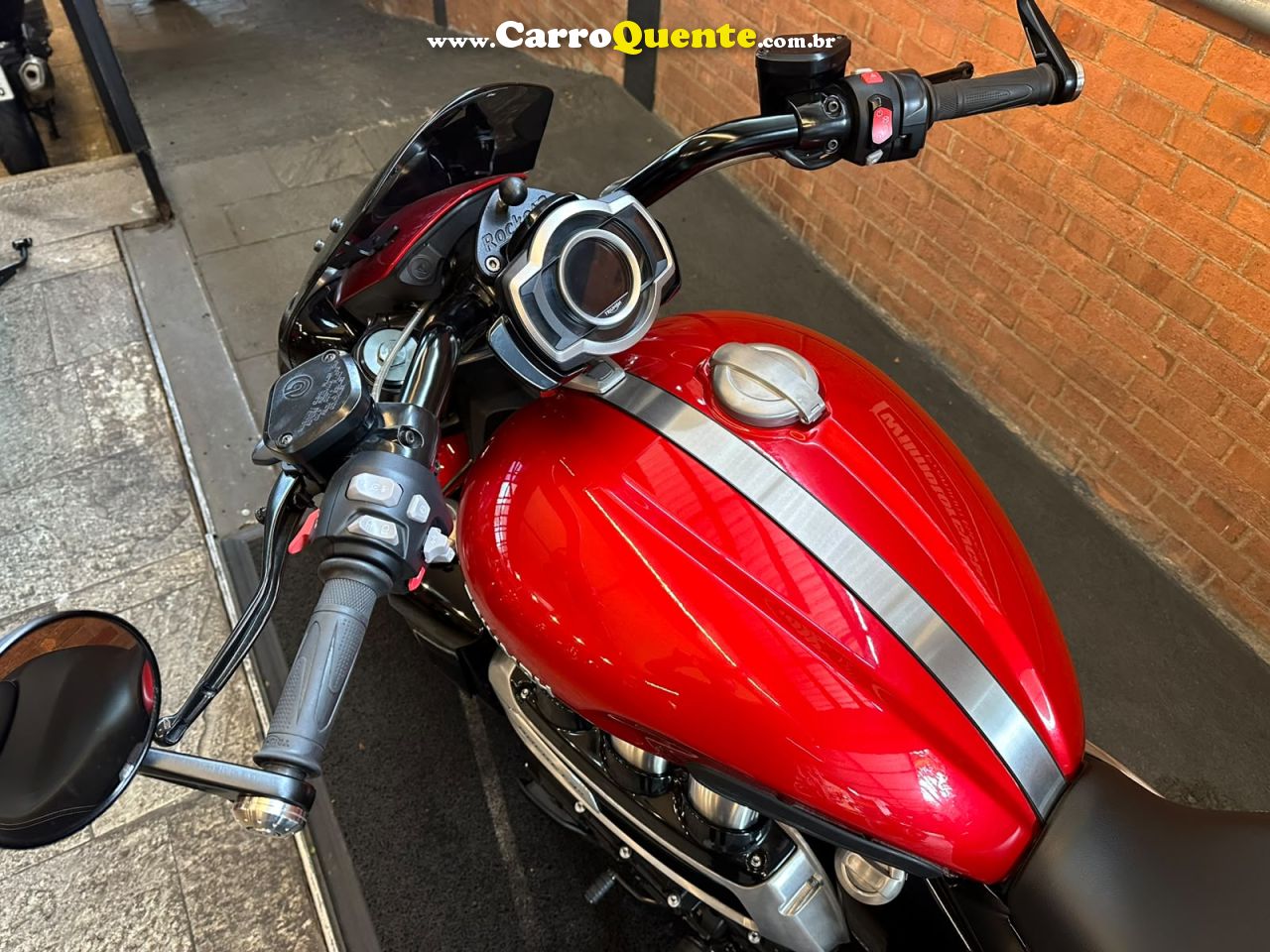TRIUMPH ROCKET III R 2021 - Loja