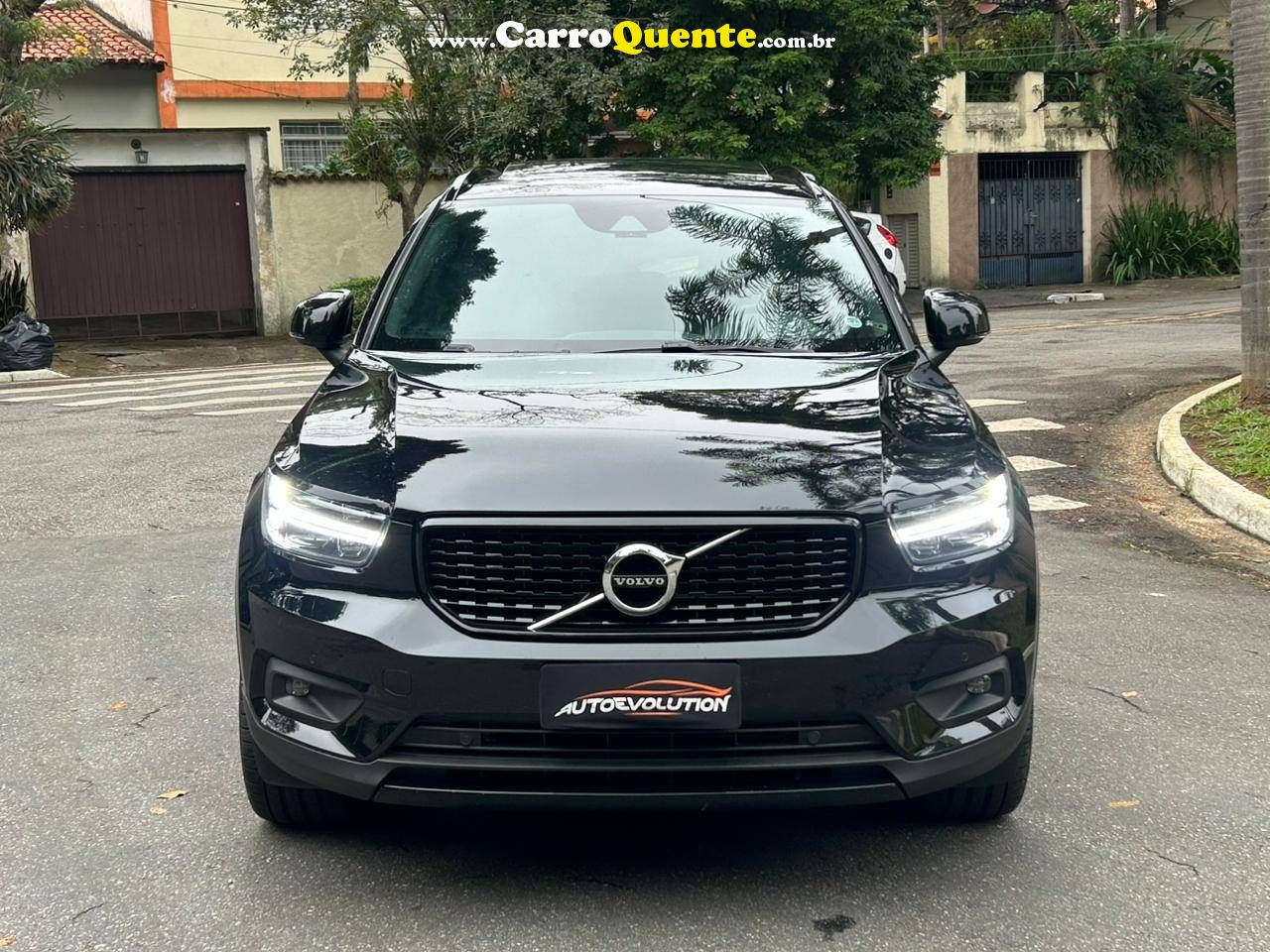 VOLVO XC40 2022 - Loja