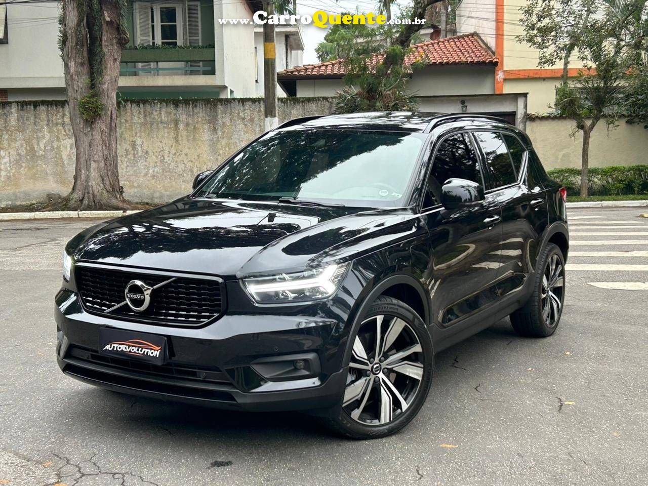 VOLVO XC40 2022 - Loja