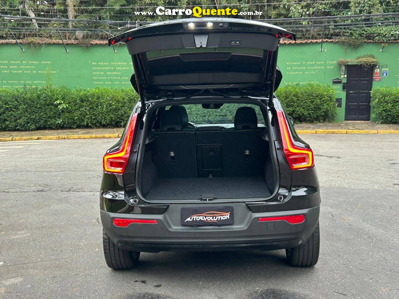 VOLVO XC40 2022 - Loja