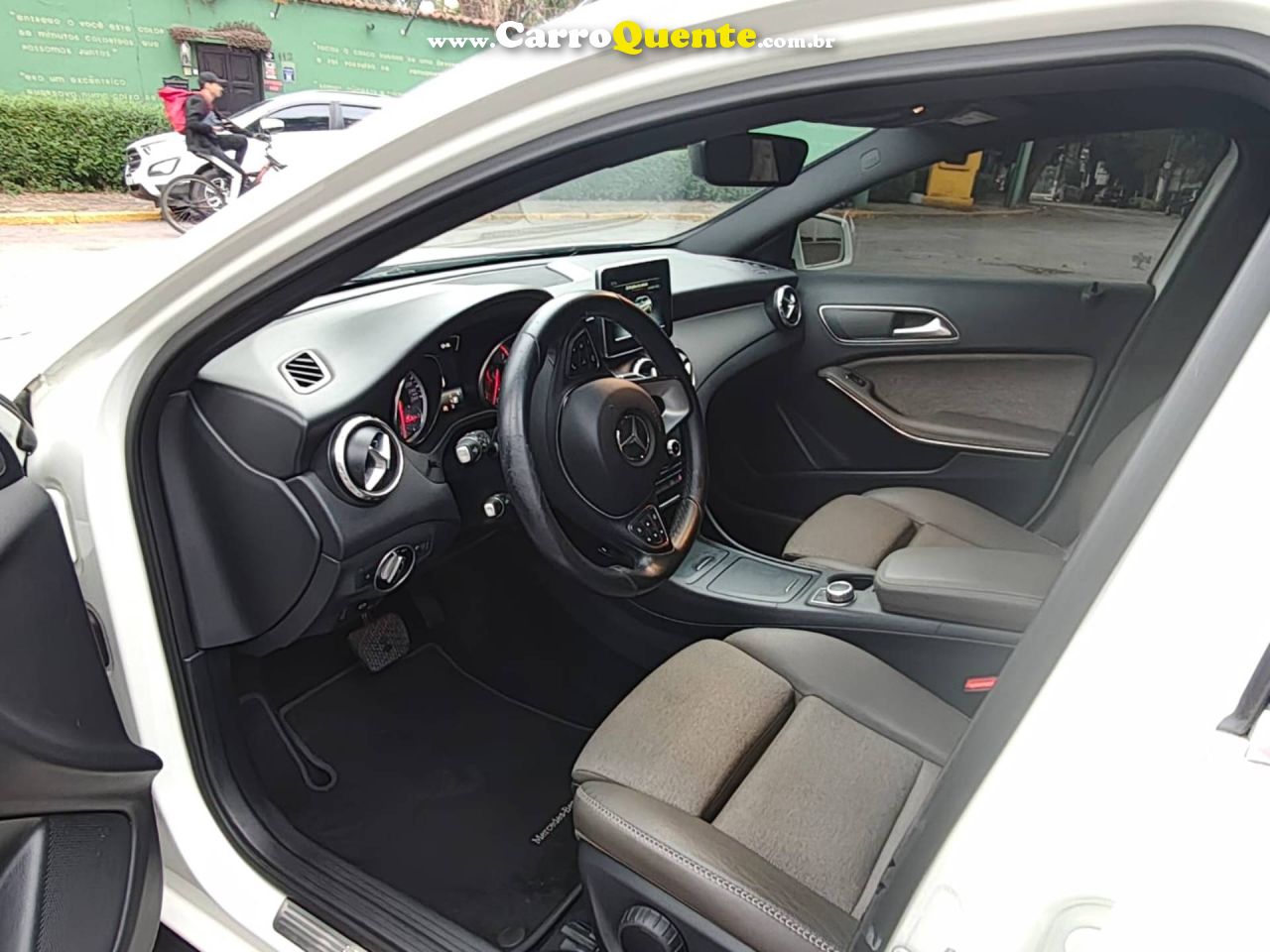 MERCEDES-B 2017 - Loja
