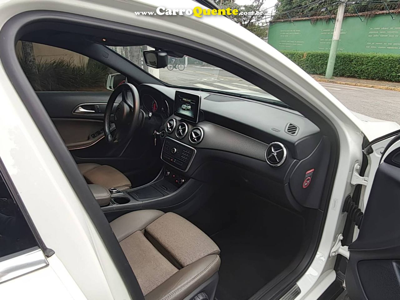 MERCEDES-B 2017 - Loja