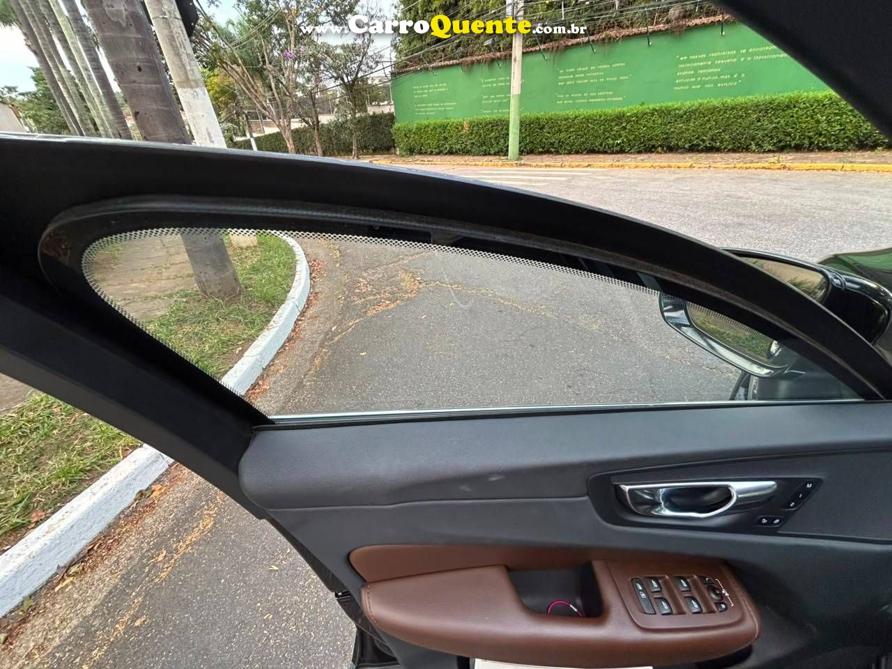 VOLVO XC60 2019 - Loja
