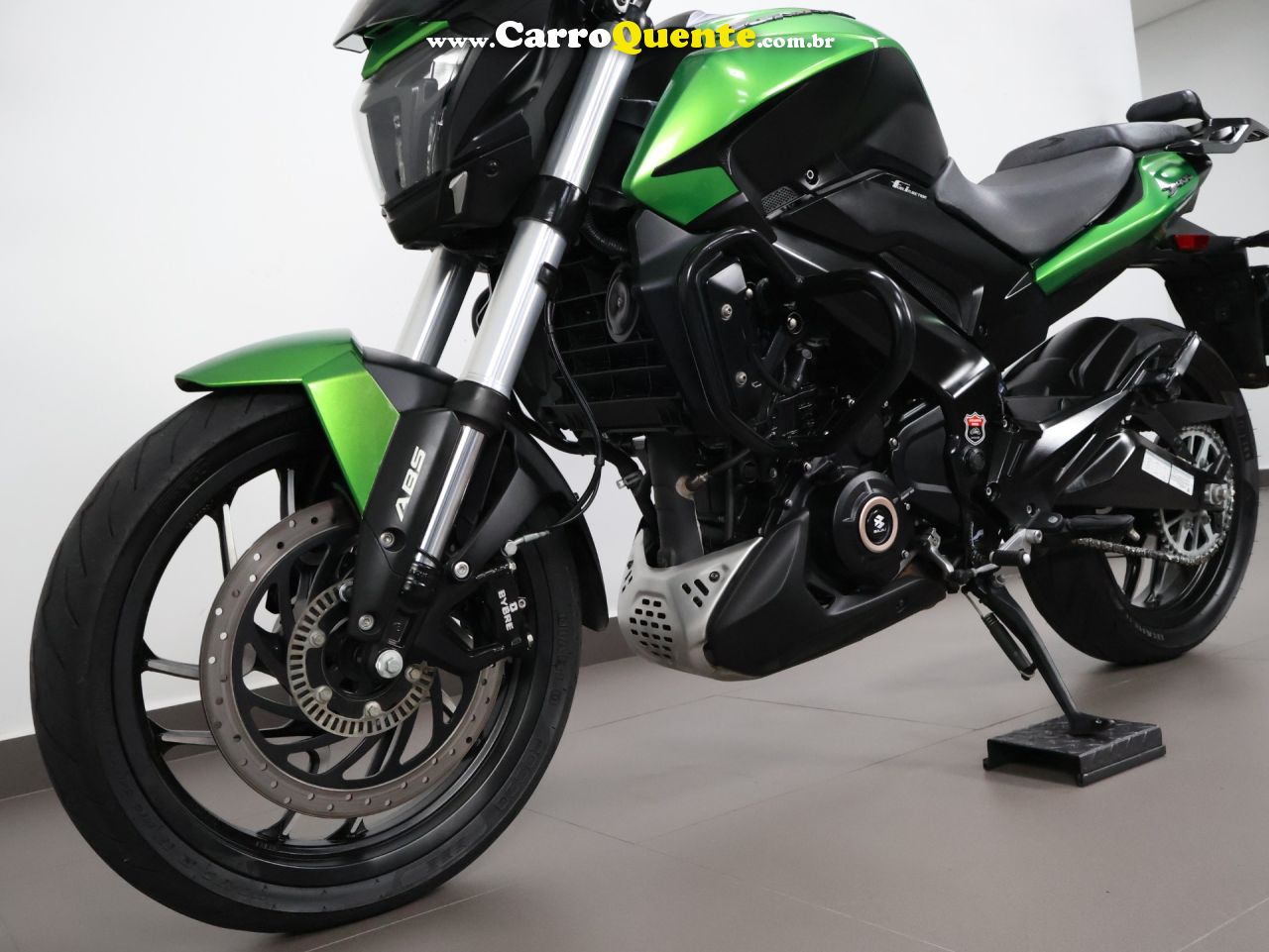 BAJAJ DOMINAR 400 ABS 2024 - Loja