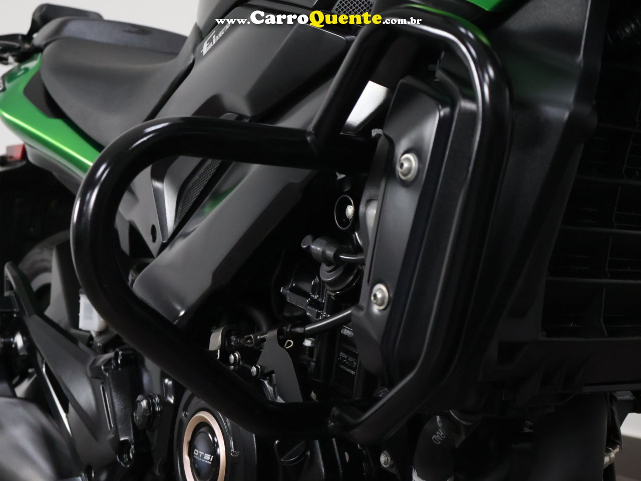 BAJAJ DOMINAR 400 ABS 2024 - Loja