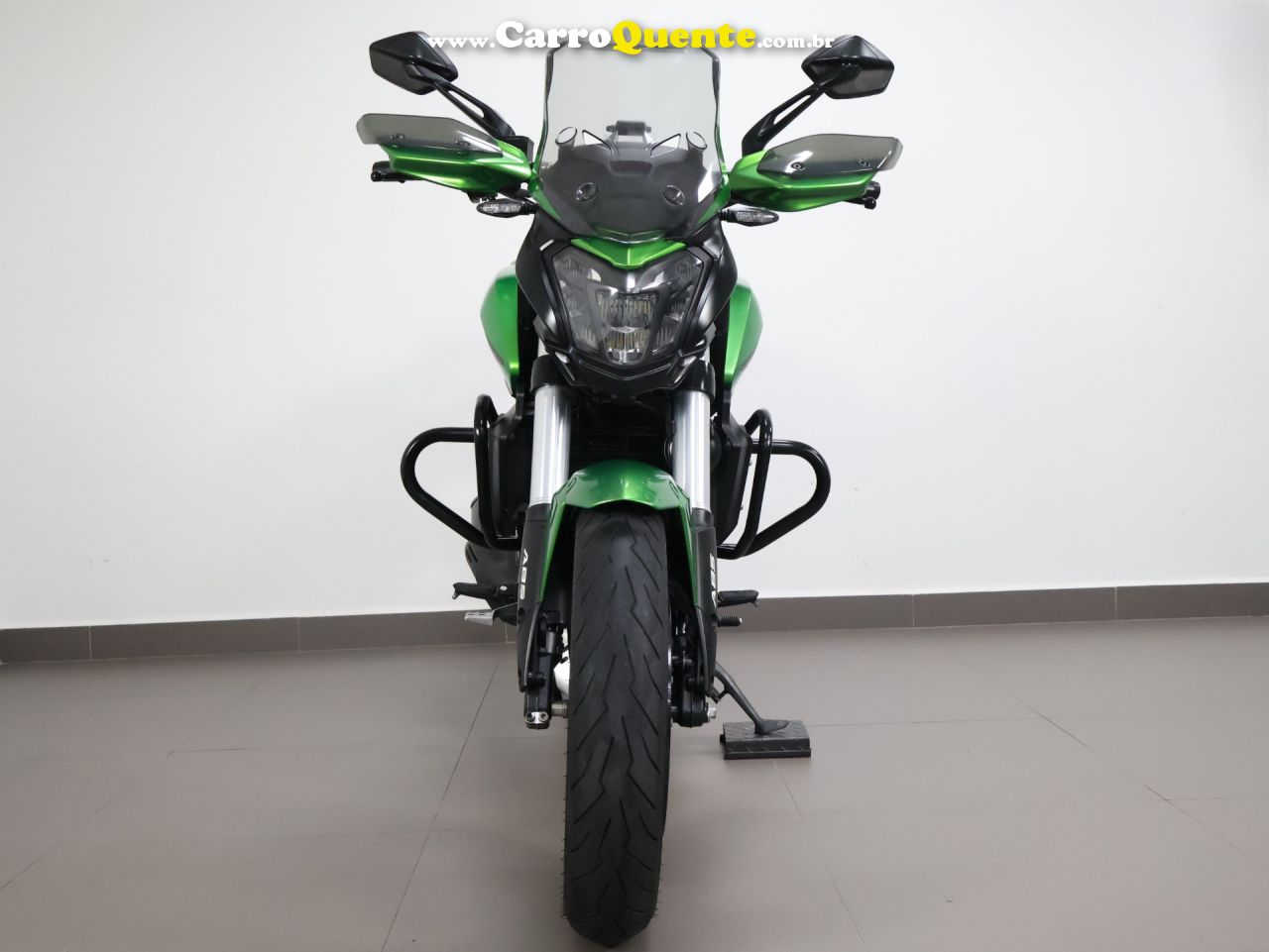 BAJAJ DOMINAR 400 ABS 2024 - Loja