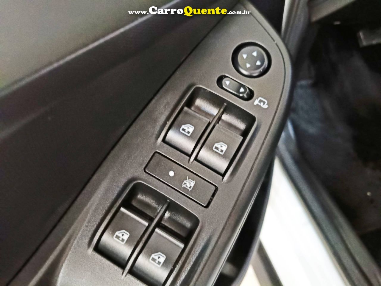 FIAT FASTBACK 1.0 TURBO 200 HYBRID AUDACE 2025 - Loja