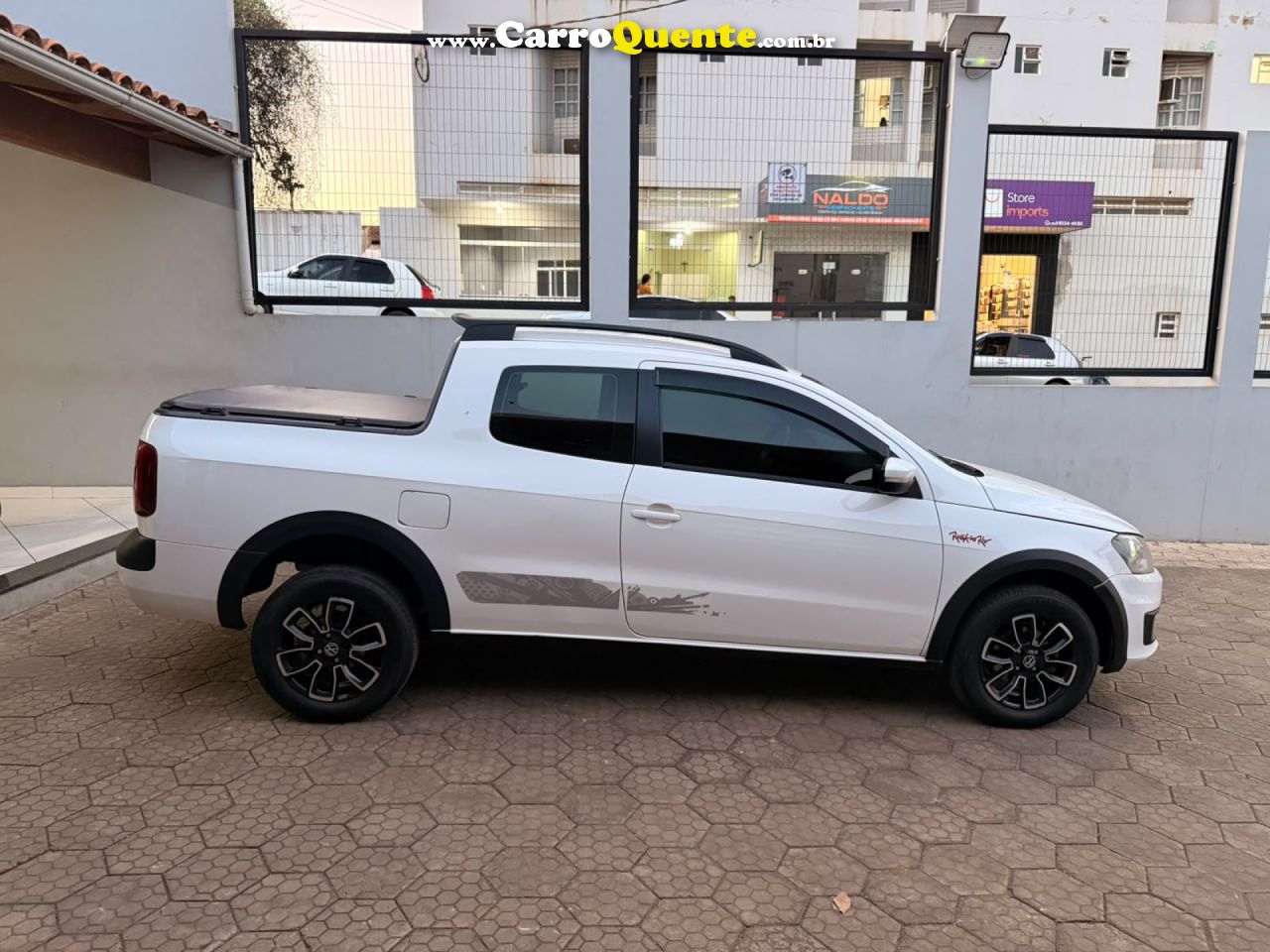 VOLKSWAGEN   SAVEIRO ROCK IN RIO 1.6 TOTAL FLEX 8V CD   BRANCO 2016 1.6 FLEX - Loja