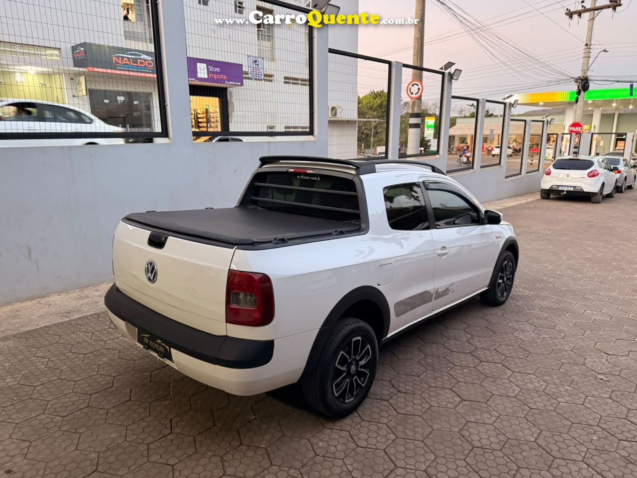 VOLKSWAGEN   SAVEIRO ROCK IN RIO 1.6 TOTAL FLEX 8V CD   BRANCO 2016 1.6 FLEX - Loja