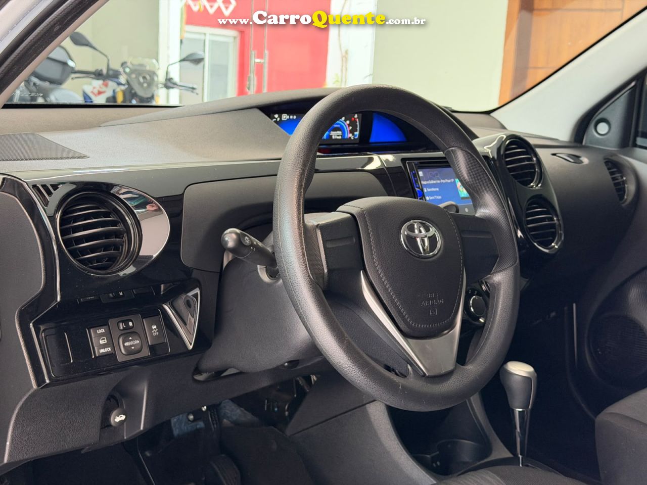 TOYOTA   ETIOS X 1.3 FLEX 16V 5P AUT.   PRATA 2019 1.3 FLEX - Loja