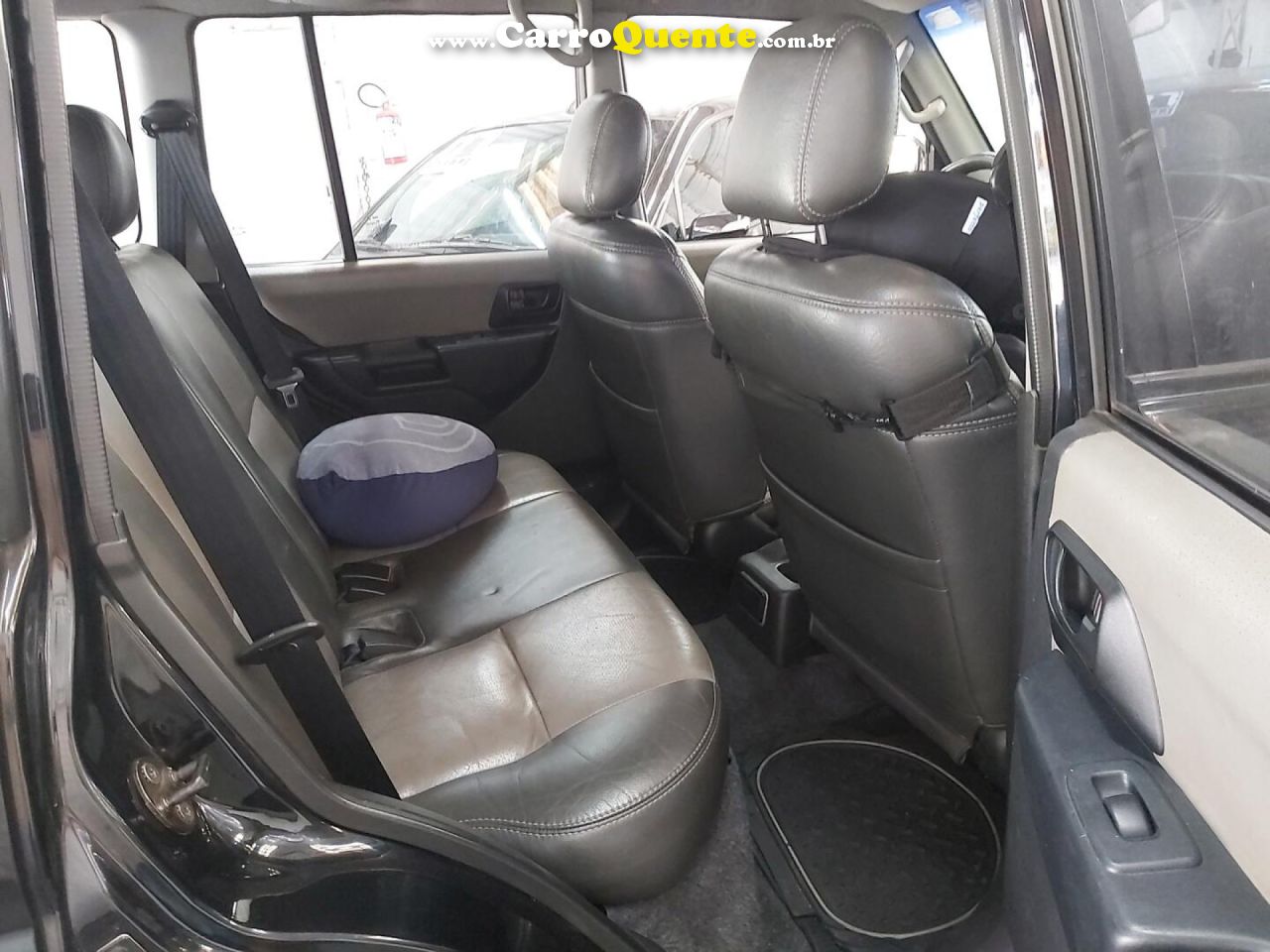 MITSUBISHI   PAJERO TR4 2.0 2.0 FLEX 16V 4X4 AUT.   PRETO 2006 2.0 GASOLINA - Loja