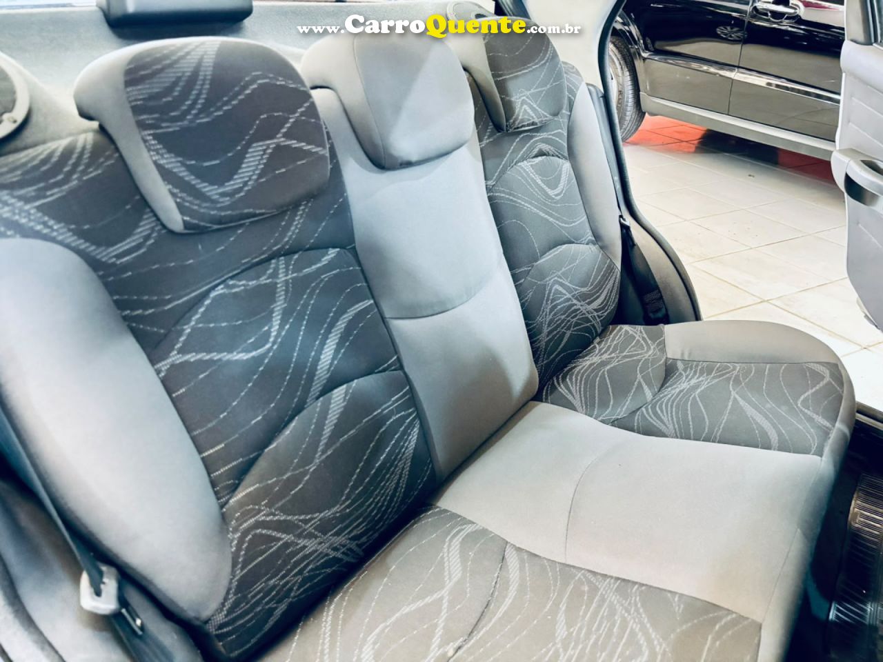 FIAT   SIENA EL 1.4 MPI FIRE FLEX 8V 4P   PRATA 2013 1.4 FLEX - Loja