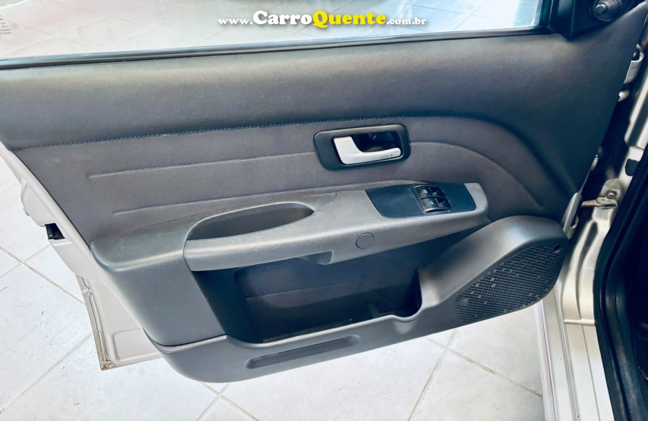 FIAT   SIENA EL 1.4 MPI FIRE FLEX 8V 4P   PRATA 2013 1.4 FLEX - Loja