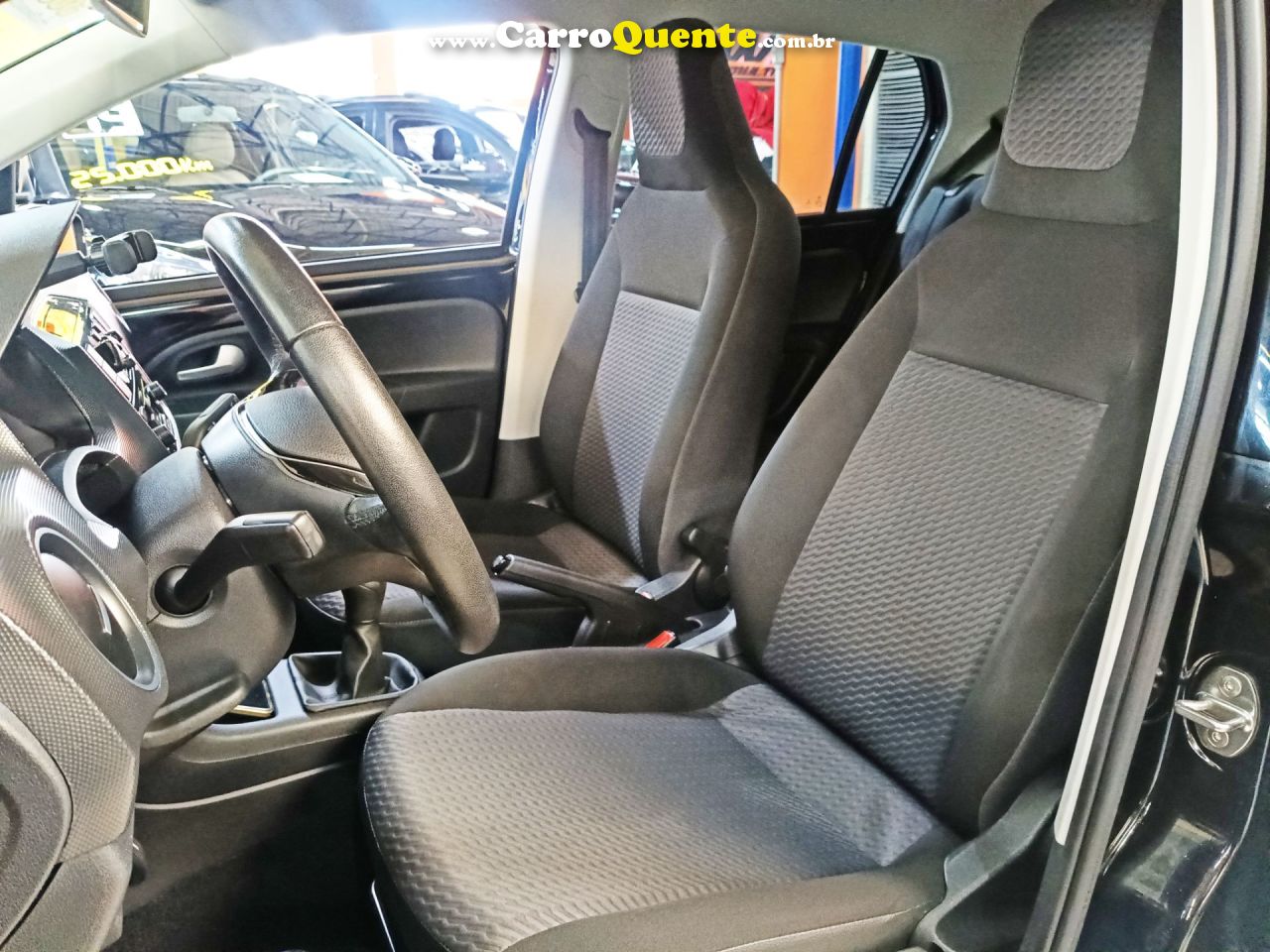 VOLKSWAGEN UP 1.0 MPI MOVE UP 12V 2019 - Loja
