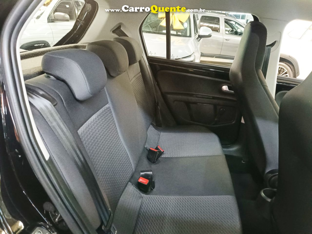 VOLKSWAGEN UP 1.0 MPI MOVE UP 12V 2019 - Loja