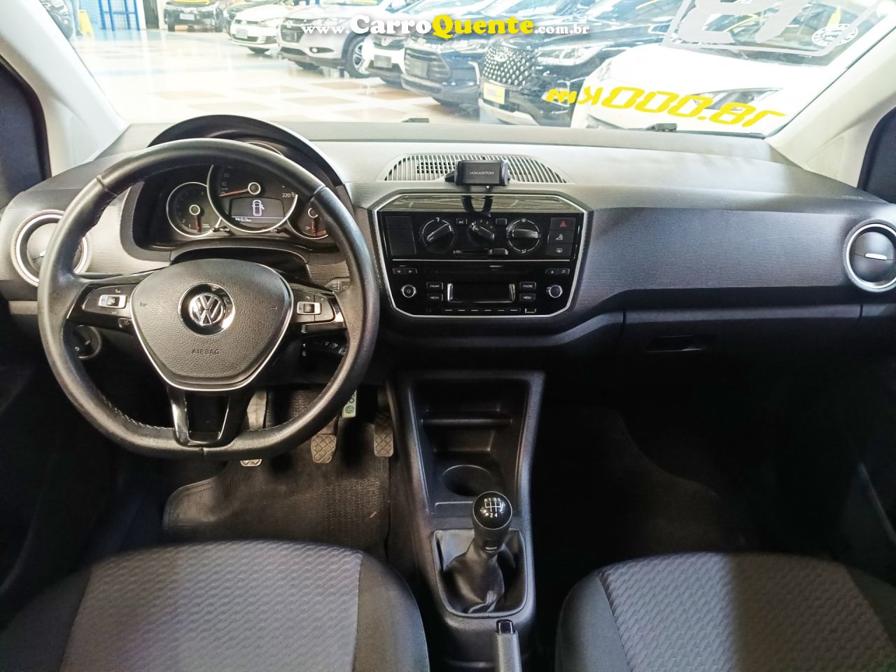 VOLKSWAGEN UP 1.0 MPI MOVE UP 12V 2019 - Loja