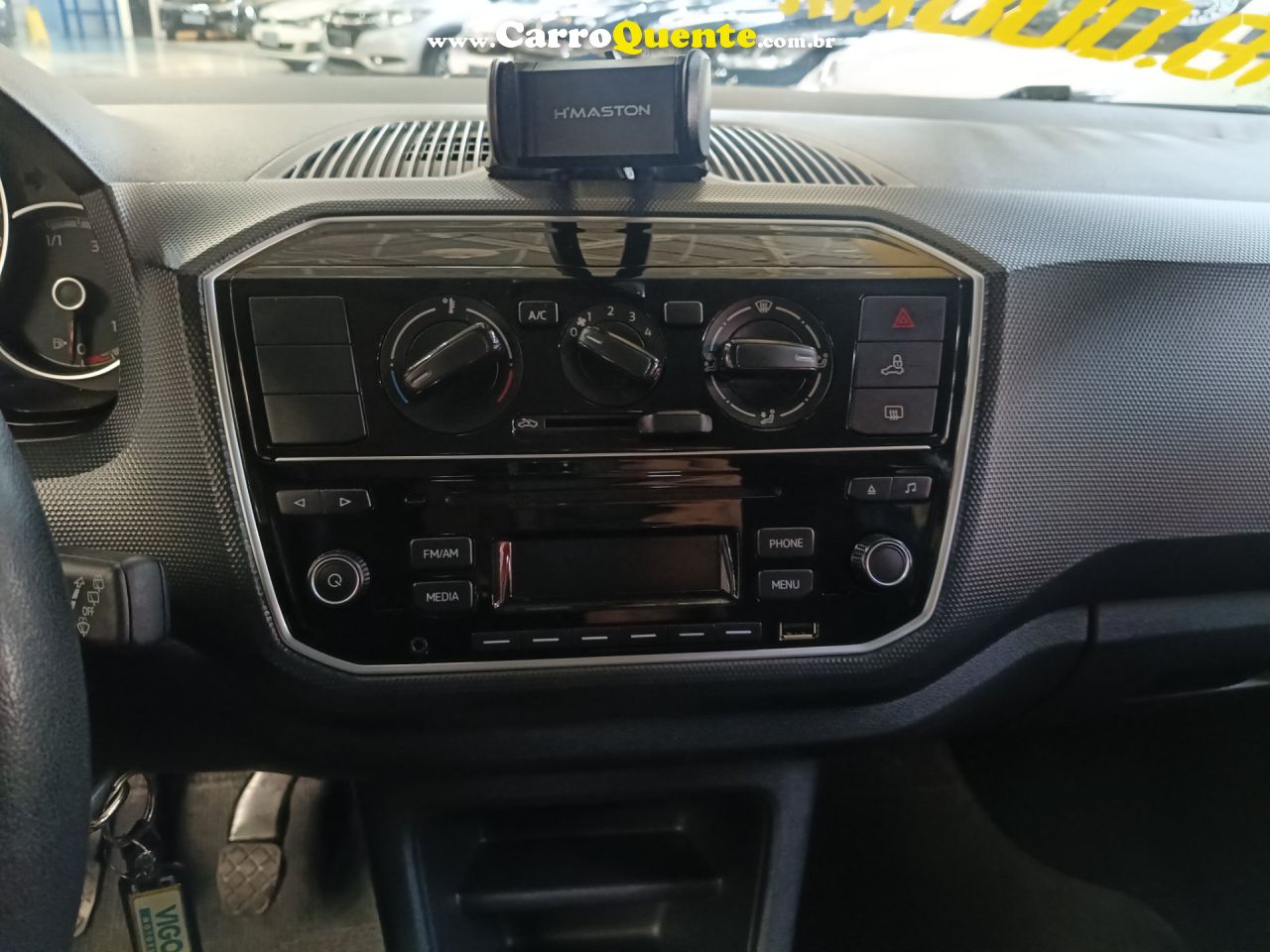 VOLKSWAGEN UP 1.0 MPI MOVE UP 12V 2019 - Loja