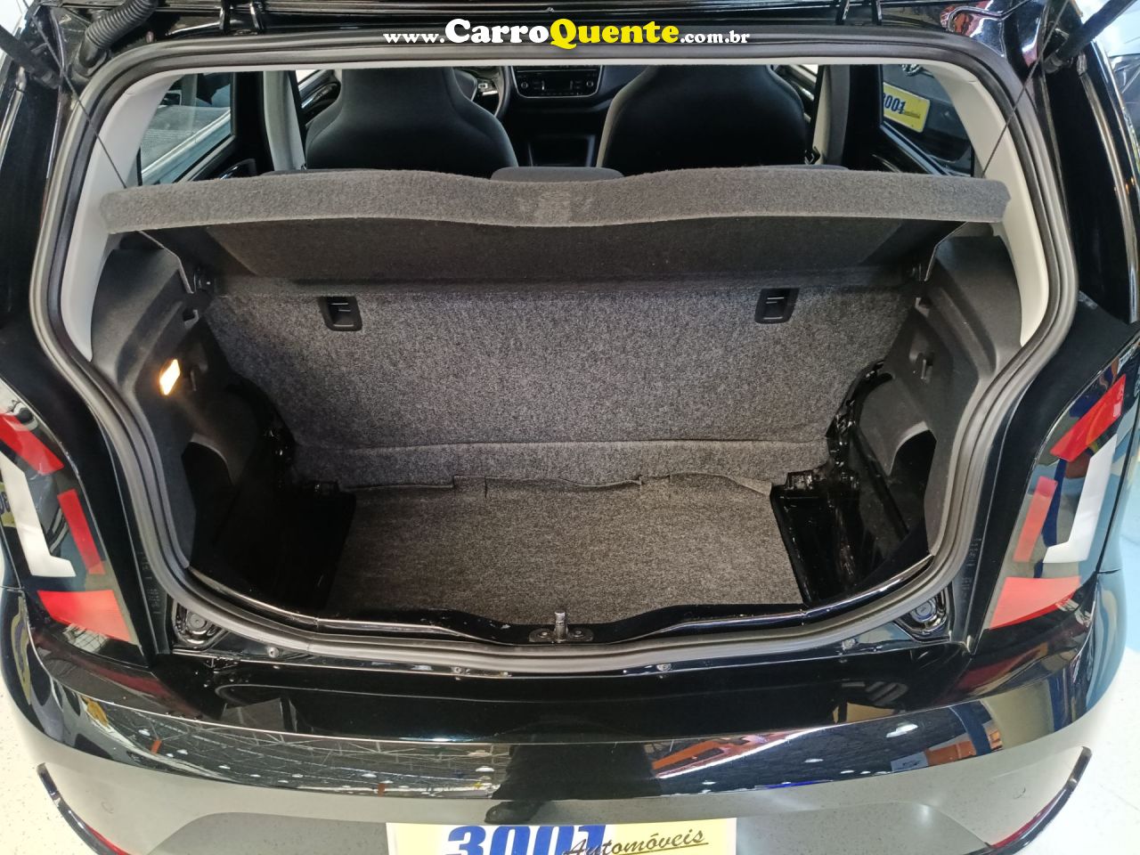 VOLKSWAGEN UP 1.0 MPI MOVE UP 12V 2019 - Loja