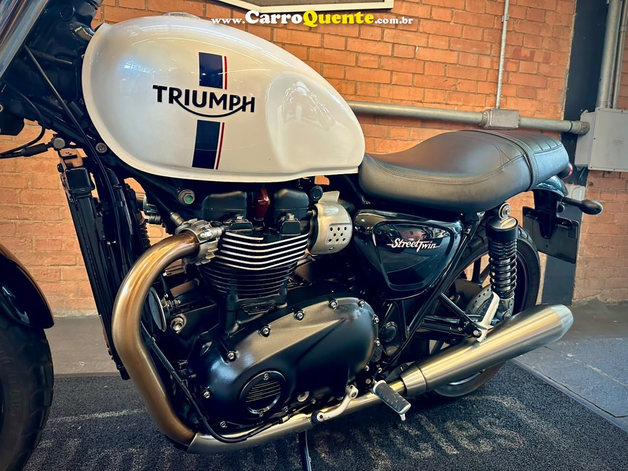 TRIUMPH STREET TWIN 2019 - Loja