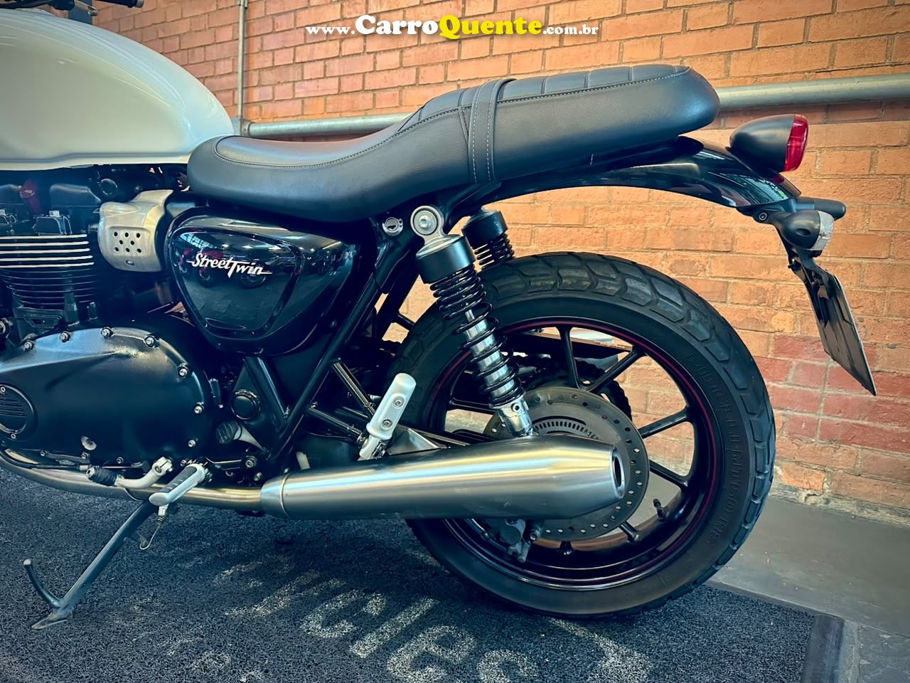 TRIUMPH STREET TWIN 2019 - Loja