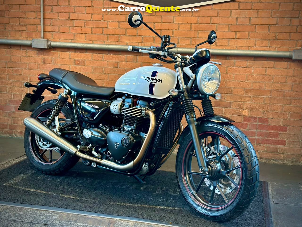 TRIUMPH STREET TWIN 2019 - Loja