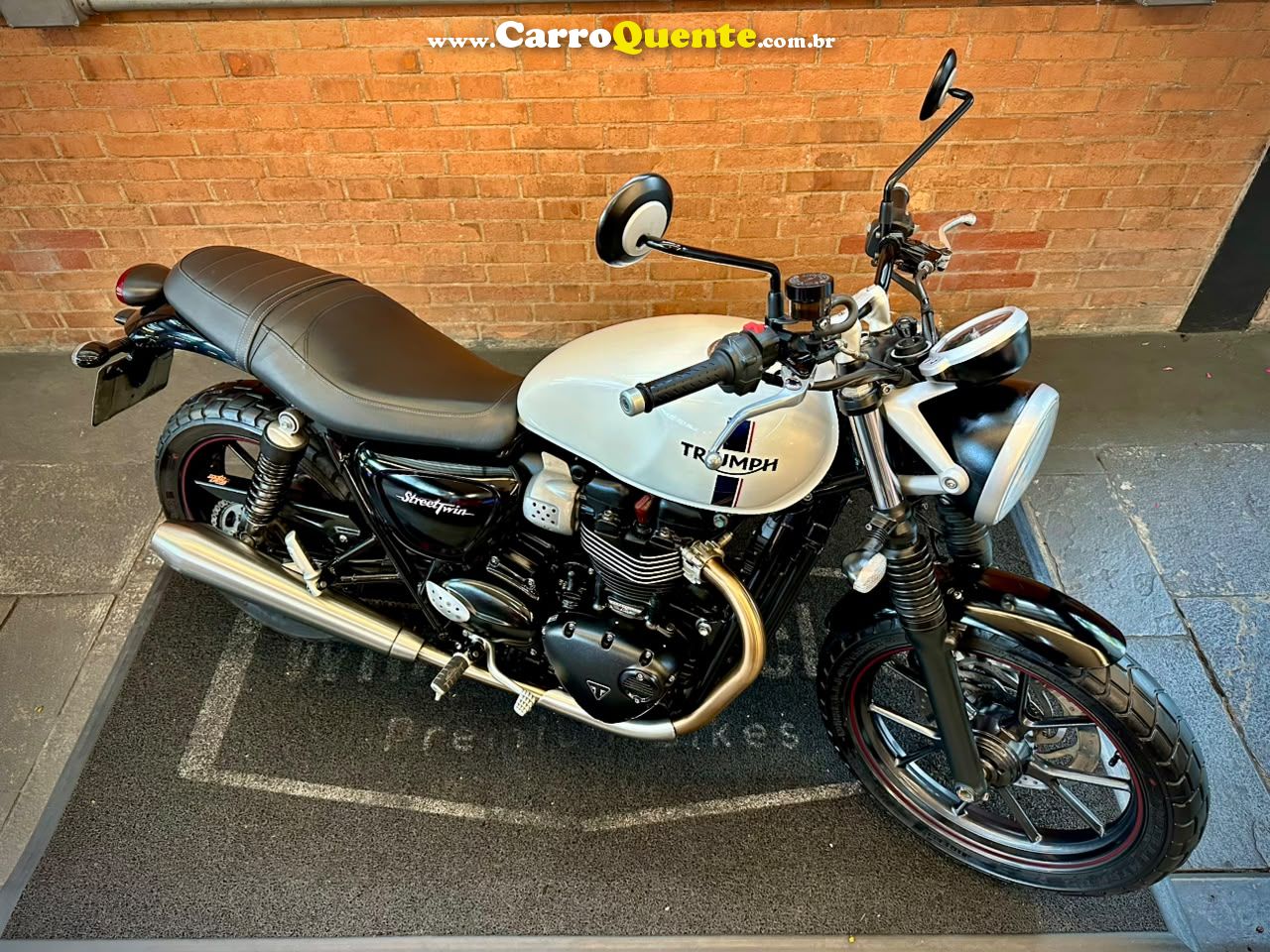 TRIUMPH STREET TWIN 2019 - Loja