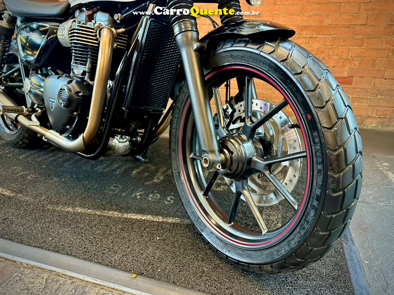TRIUMPH STREET TWIN 2019 - Loja