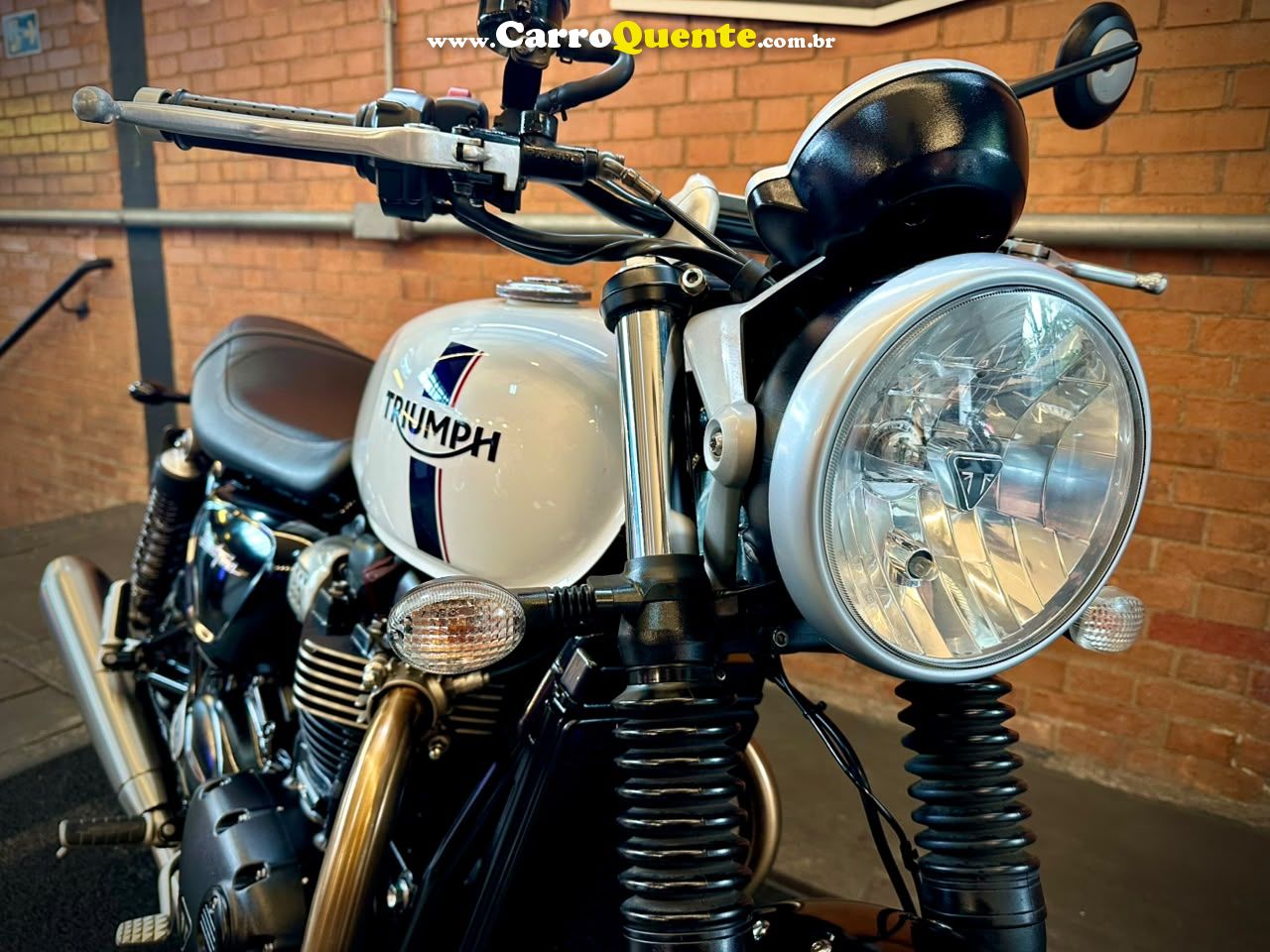 TRIUMPH STREET TWIN 2019 - Loja