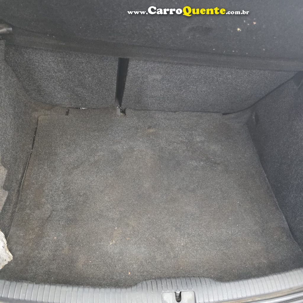 VOLKSWAGEN GOLF 2.0 MI 8V 2003 - Loja