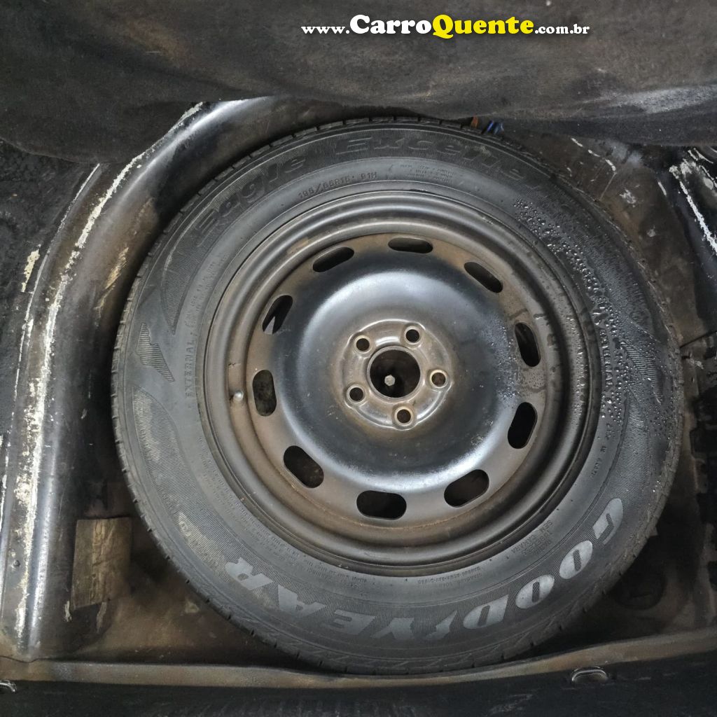 VOLKSWAGEN GOLF 2.0 MI 8V 2003 - Loja