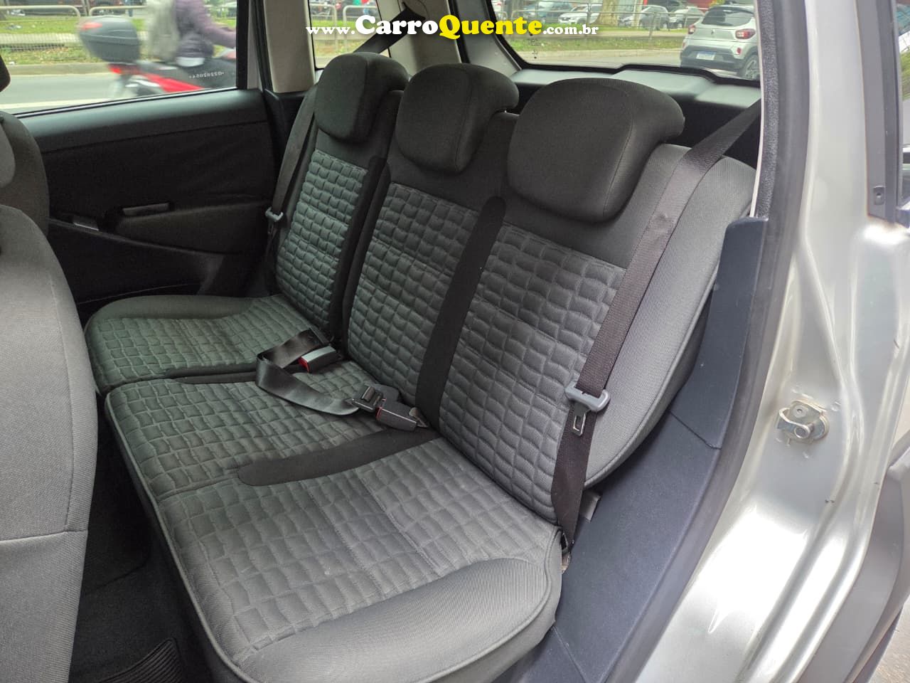 FIAT IDEA 1.8 MPI ADVENTURE 16V 2016 - Loja