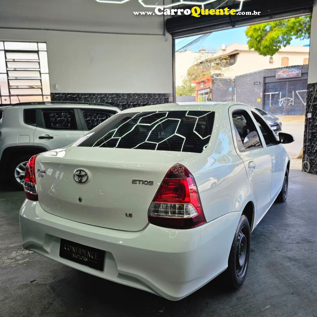 TOYOTA ETIOS 1.5 X SEDAN 16V 2020 - Loja
