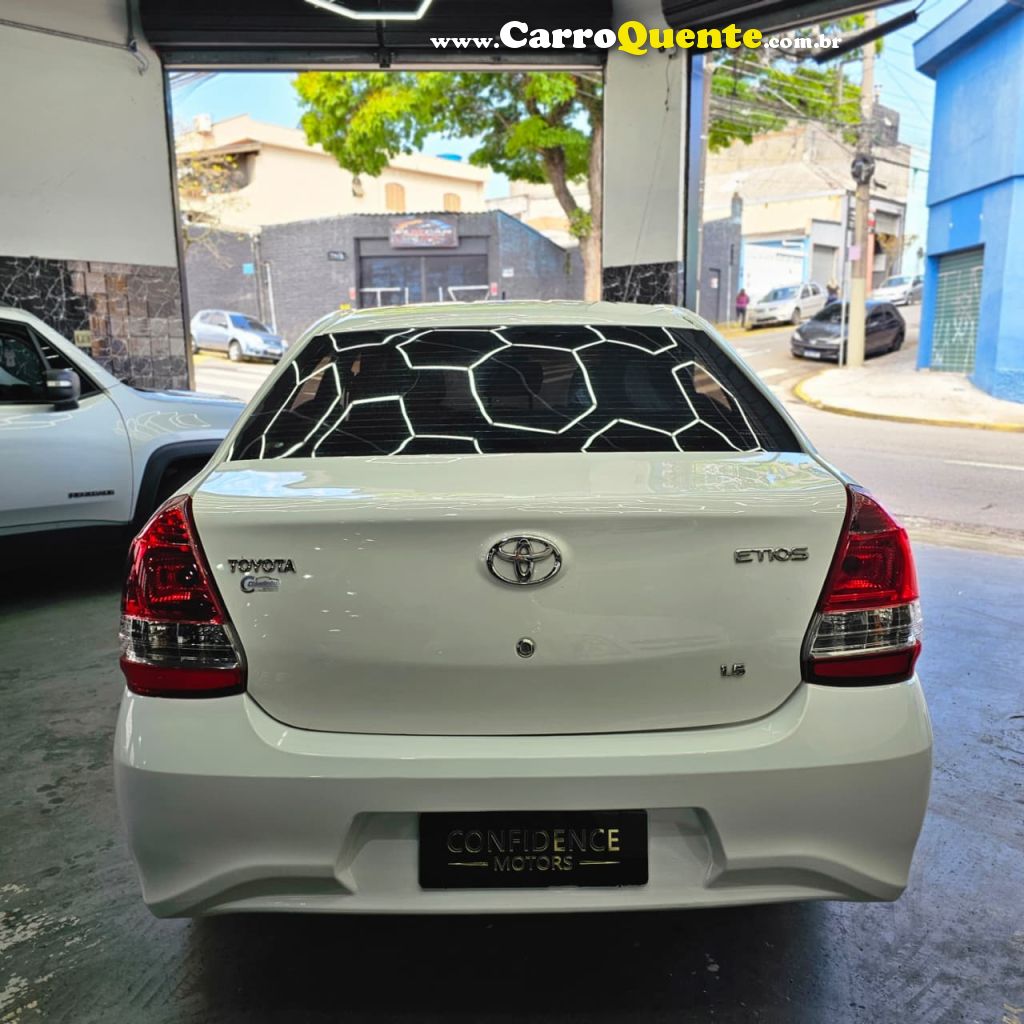 TOYOTA ETIOS 1.5 X SEDAN 16V 2020 - Loja