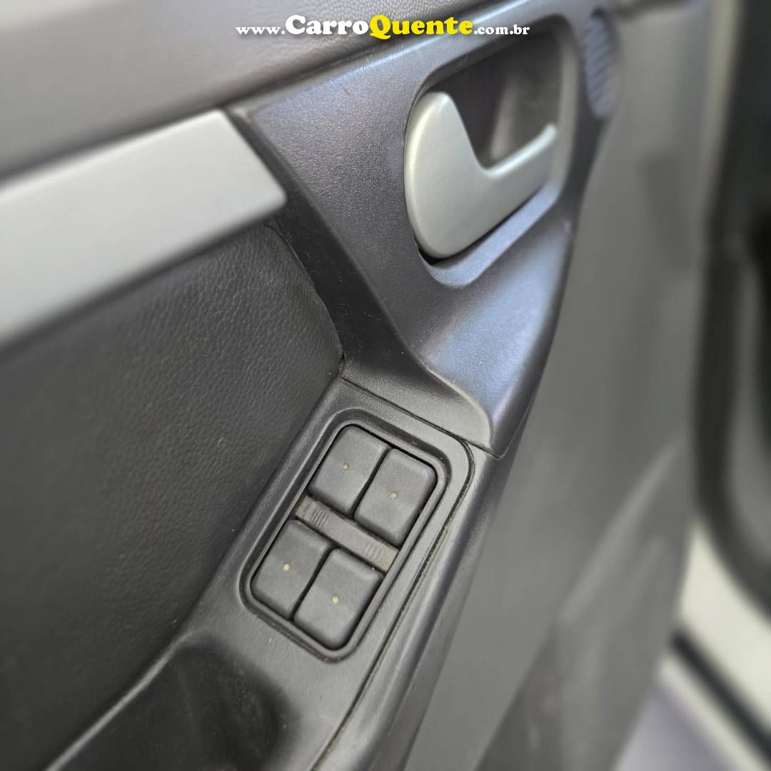 CHEVROLET MERIVA 1.4 MPFI MAXX 8V ECONO.FLEX 2012 - Loja