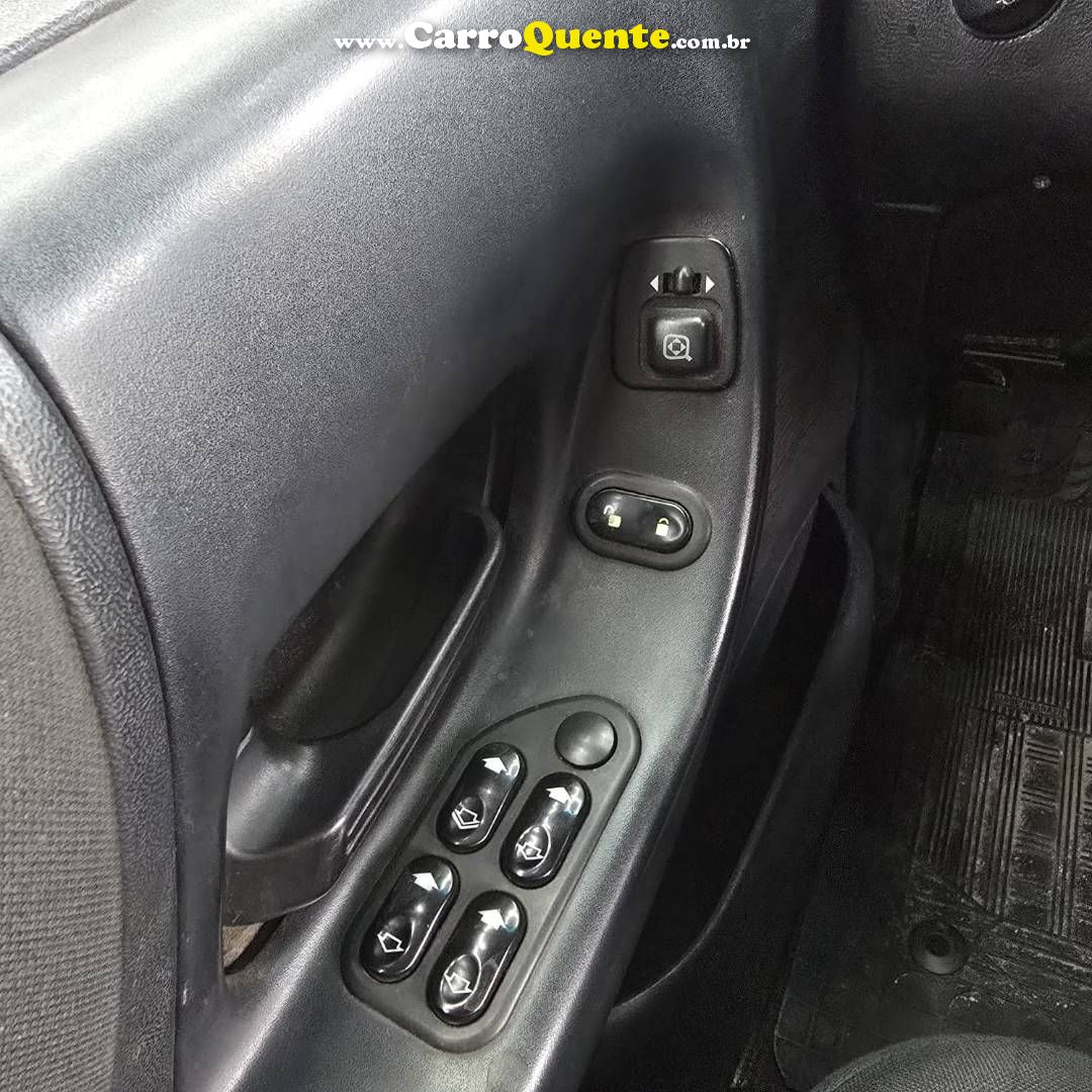 FORD RANGER 2.3 XLT 16V 4X2 CD 2012 - Loja
