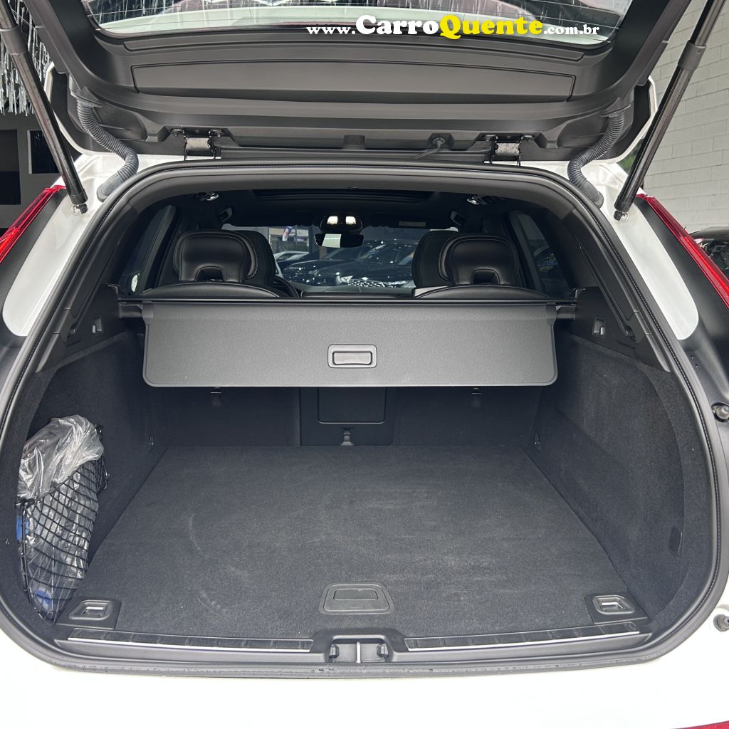VOLVO   VOLVO XC60 T8 ULT DARK   BRANCO 2023 2.0 GASOLINA E ELÉTRICO - Loja